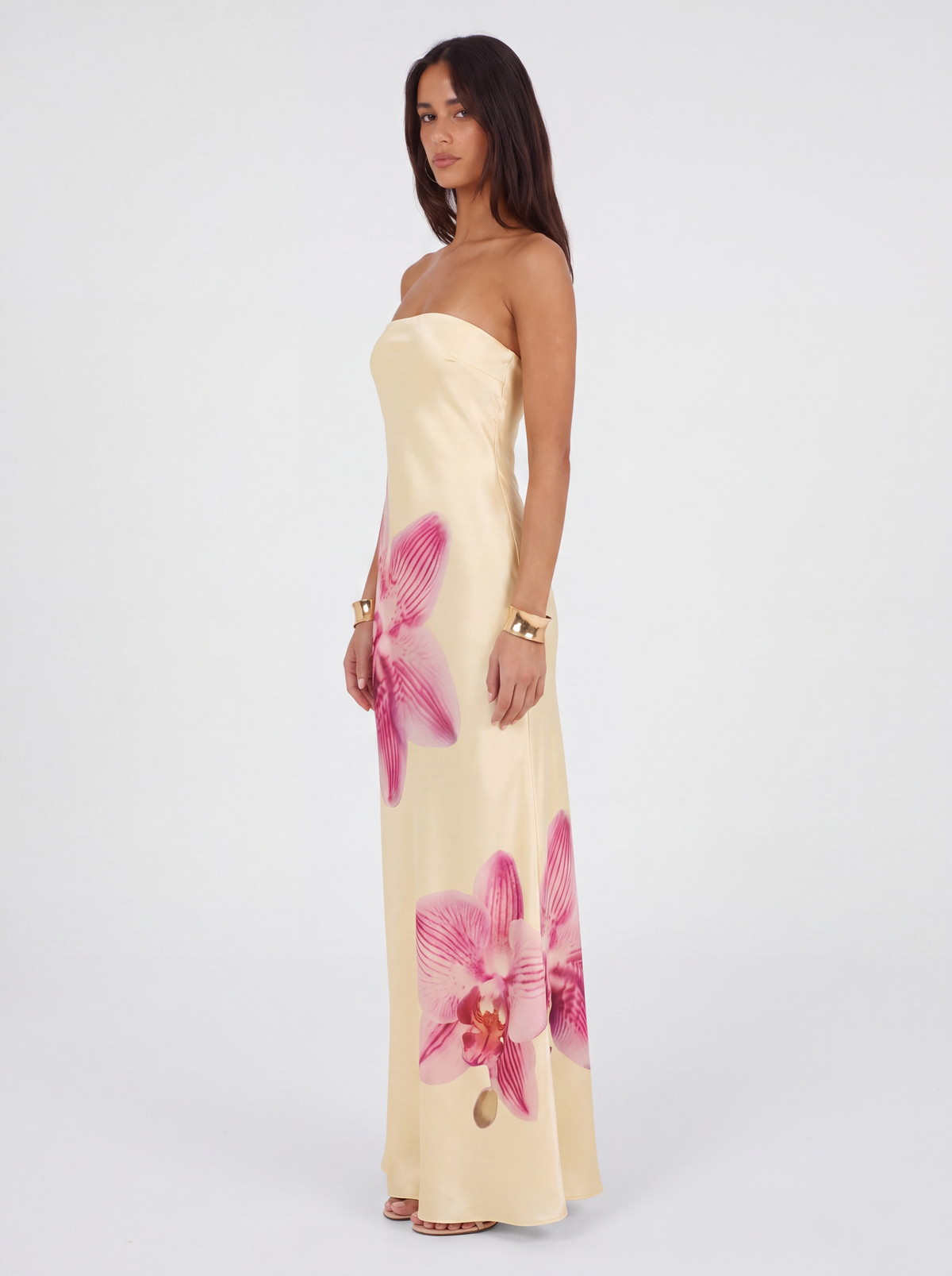 שמלת שי | מקסי סאטן צהוב חמאה בהדפס פרחים